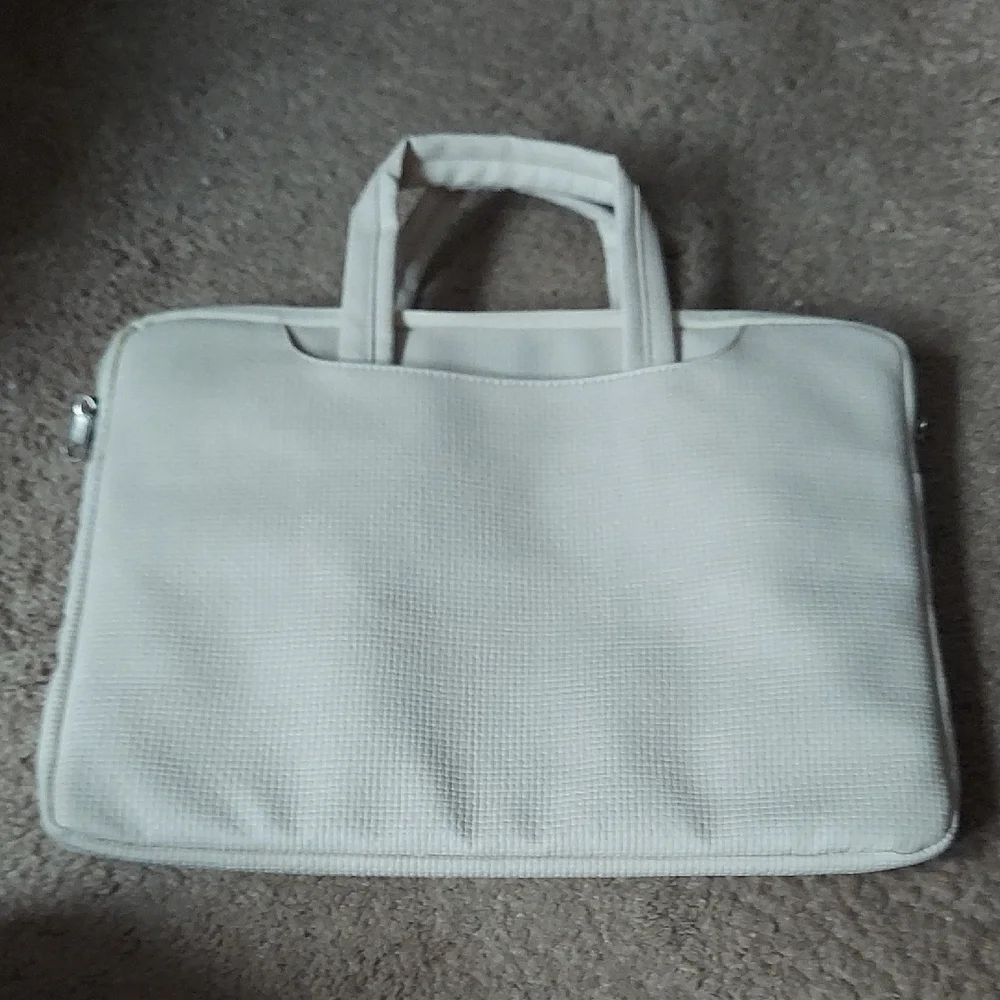 Elegant Cream Laptop Bag